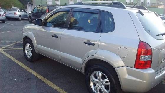 HYUNDAI TUCSON 2.0 MPFI GL 16V 142CV 2WD GASOLINA 4P AUTOMÁTICO